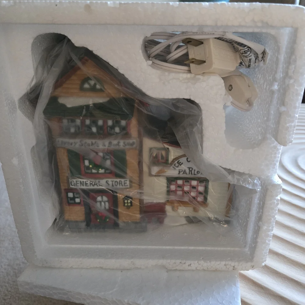 Vintage Copperfield Keepsake Porcelain Lighted House Christmas Village Store